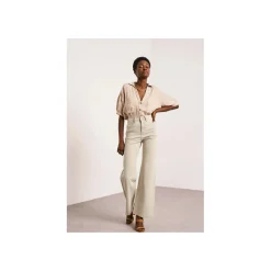 Selected By La.ra Broek Groen