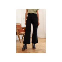 Selected By La.ra Broek Zwart