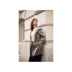 Selected By La.ra Jas Brons