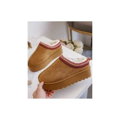 Selected By La.ra Klomp Camel