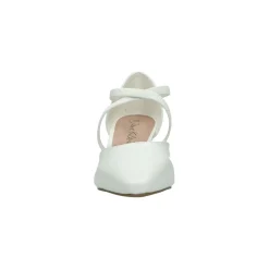 Selected By La.ra Riemschoen Wit