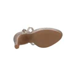 Selected By La.ra Riemschoen Goud