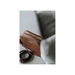 Selected By La.ra Schoudertas Camel