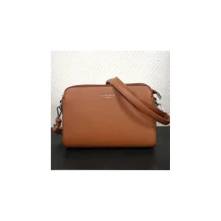 Selected By La.ra Schoudertas Camel